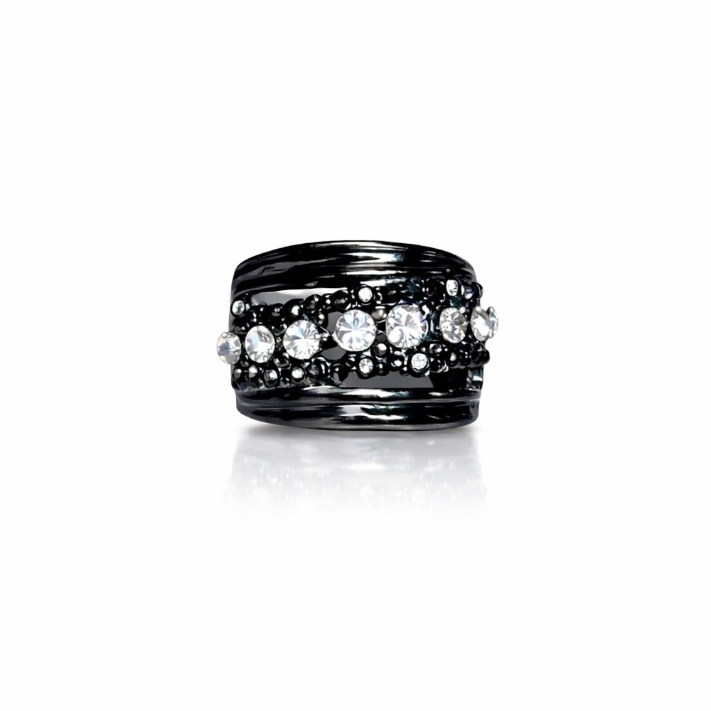 ⚜️ Elegant Black and Silver Crystal Ring